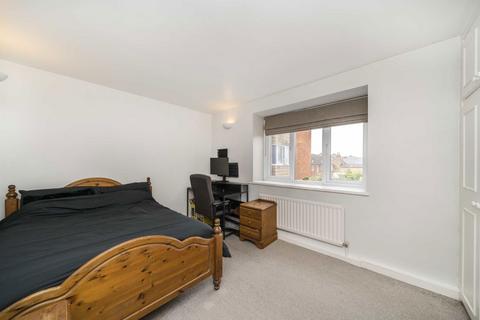 2 bedroom flat for sale, Murray Road, London W5