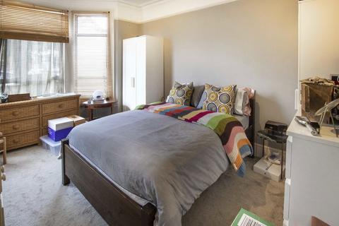 2 bedroom flat to rent, St. Kilda Road, London W13