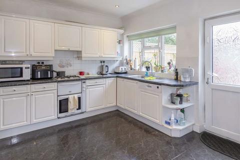 5 bedroom house to rent, Dudley Gardens, London W13