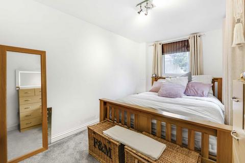 3 bedroom flat to rent, Bramley Road, London W10