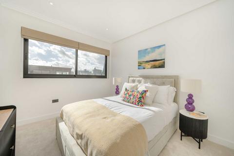 2 bedroom flat to rent, Brewster Gardens, London W10