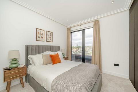 2 bedroom flat to rent, Brewster Gardens, London W10