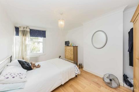 4 bedroom maisonette for sale, Grove Lane, London SE5