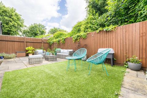 2 bedroom flat for sale, Kirkwood Road, London SE15