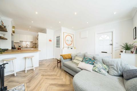 84c Kirkwood Road, London, SE15 3XX