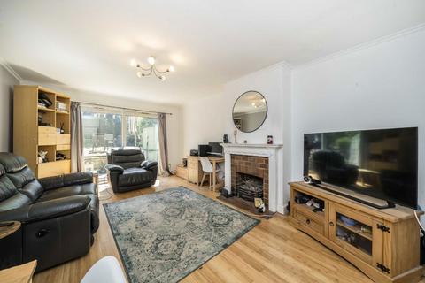 2 bedroom house for sale, Daniels Road, London SE15