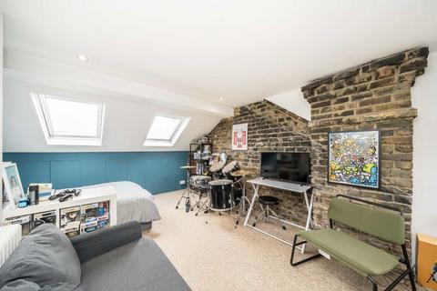 3 bedroom terraced house for sale, Hichisson Road, London SE15