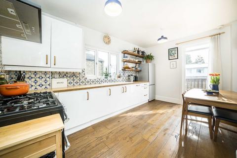 2 bedroom flat for sale, Athenlay Road, London SE15