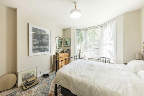 2 bedroom flat for sale, Adys Road, London SE15