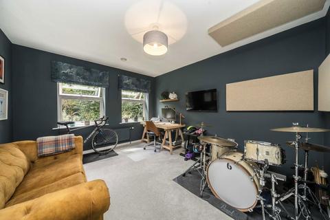 130 Ivydale Road, London, SE15 3BT