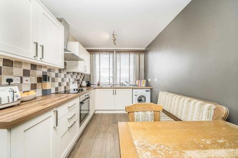 2 bedroom flat for sale, East Surrey Grove, London SE15