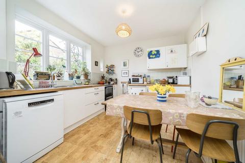 3 bedroom flat for sale, Athenlay Road, London SE15