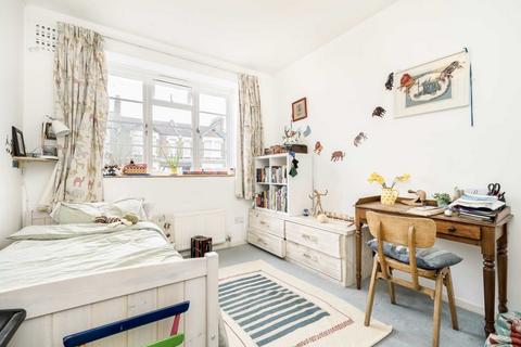 3 bedroom flat for sale, Athenlay Road, London SE15