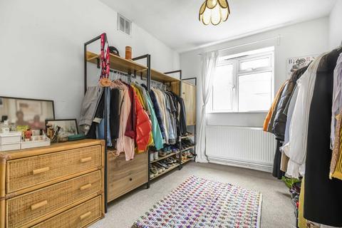 2 bedroom flat for sale, Marmont Road, London SE15