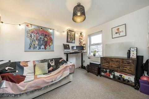 2 bedroom flat for sale, Shenley Road, London SE5