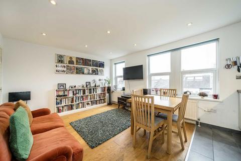 2 bedroom flat for sale, Shenley Road, London SE5