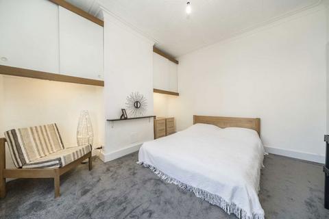 2 bedroom maisonette for sale, Cheltenham Road, London SE15