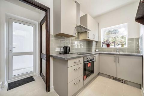 2 bedroom maisonette for sale, Cheltenham Road, London SE15