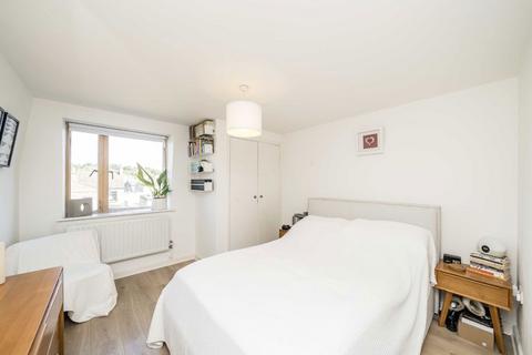 2 bedroom flat for sale, Ivydale Road, London SE15