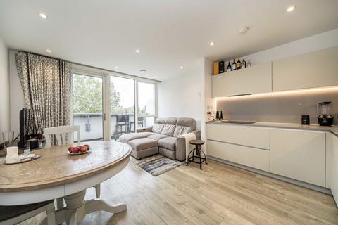 2 bedroom flat for sale, Woods Road, London SE15