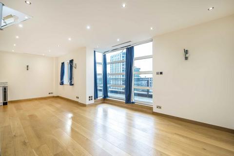 3 bedroom flat to rent, Buckingham Palace Road, London SW1W