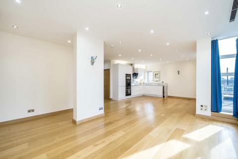 3 bedroom flat to rent, Buckingham Palace Road, London SW1W