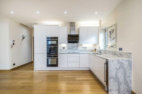 3 bedroom flat to rent, Buckingham Palace Road, London SW1W