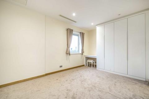 3 bedroom flat to rent, Buckingham Palace Road, London SW1W