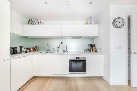 2 bedroom flat for sale, Hardwicks Square, London SW18