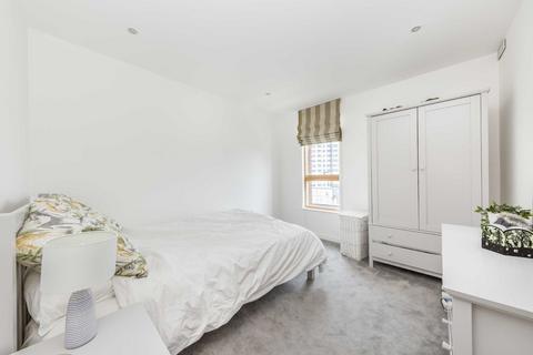 2 bedroom flat for sale, Hardwicks Square, London SW18