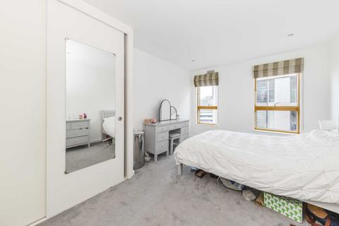 2 bedroom flat for sale, Hardwicks Square, London SW18