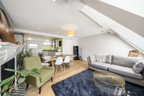 2 bedroom flat for sale, Upper Richmond Road, London SW15