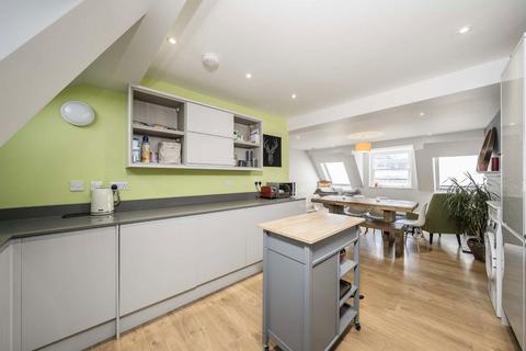 2 bedroom flat for sale, Upper Richmond Road, London SW15