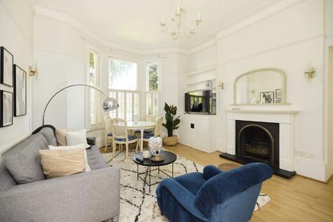 2 bedroom flat for sale, West Hill Road, London SW18