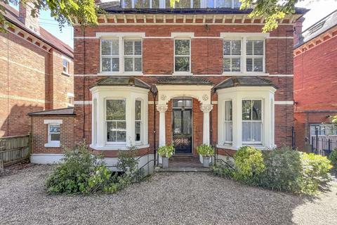 West Hill Road, London SW18