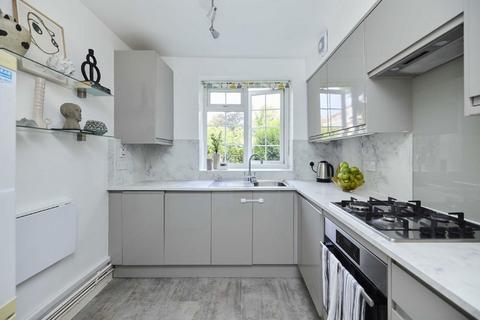 2 bedroom flat for sale, West Hill, London SW15