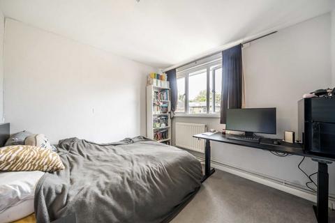 3 bedroom house for sale, Pettiward Close, London SW15