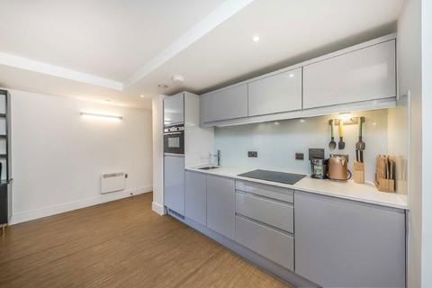 2 bedroom flat to rent, Red Lion Square, London SW18