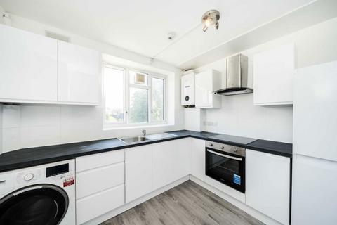 3 bedroom flat for sale, Whitnell Way, London SW15