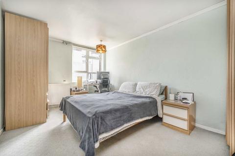 2 bedroom flat for sale, Seymour Road, London SW18