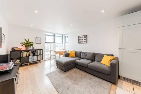 2 bedroom flat for sale, Scott Avenue, London SW15