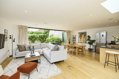 3 bedroom flat for sale, Gwendolen Avenue, London SW15