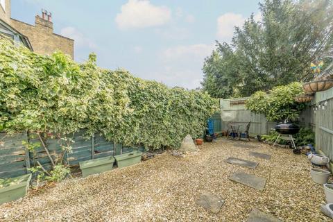 2 bedroom flat for sale, Schubert Road, London SW15