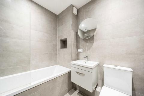 2 bedroom flat for sale, Schubert Road, London SW15