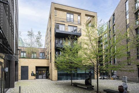 2 bedroom flat for sale, Drapers Yard, London SW18