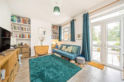 2 bedroom flat for sale, Inner Park Road, London SW19