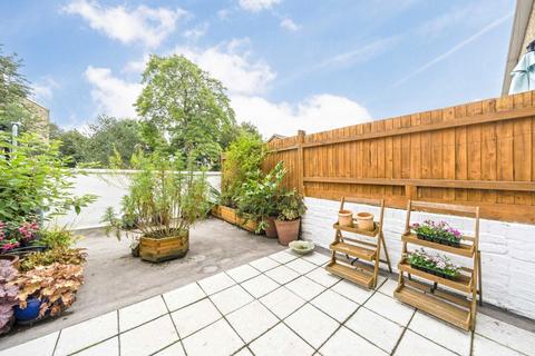 2 bedroom flat for sale, Inner Park Road, London SW19