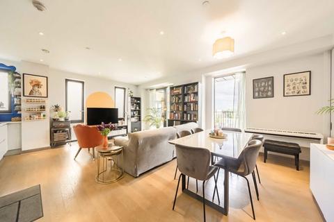 3 bedroom flat for sale, Ryeland Boulevard, London SW18