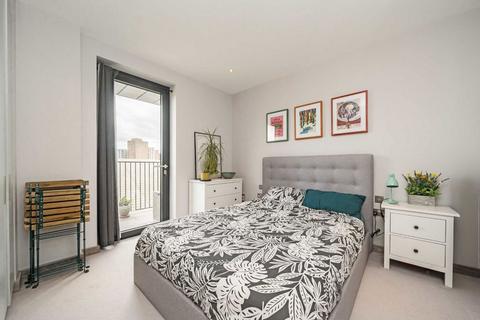 3 bedroom flat for sale, Ryeland Boulevard, London SW18