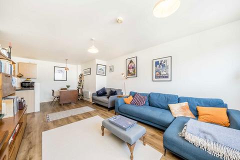 2 bedroom flat for sale, Osiers Road, London SW18